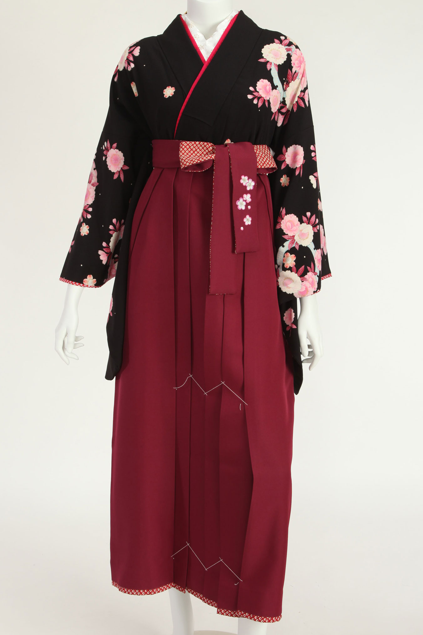 ピンク花柄×黒の古典柄着物・卒業袴レンタル